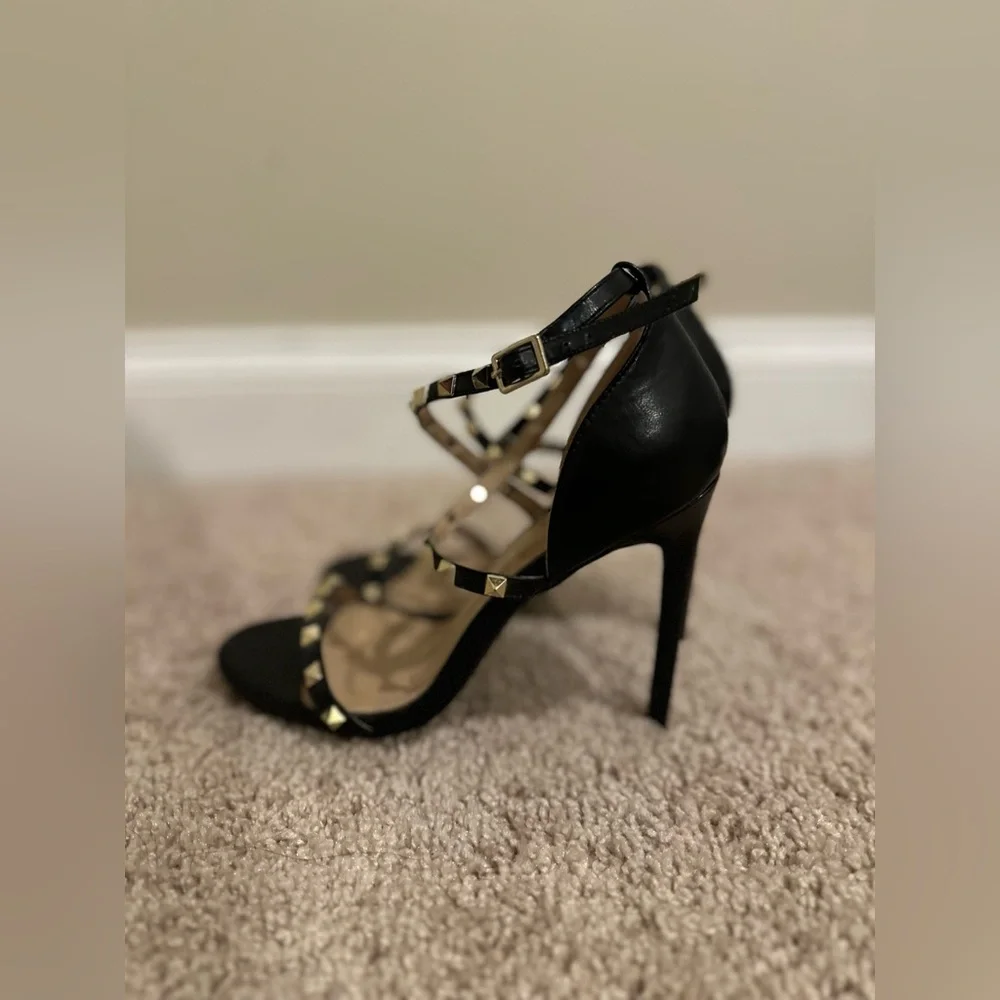 Lulus black studded heels